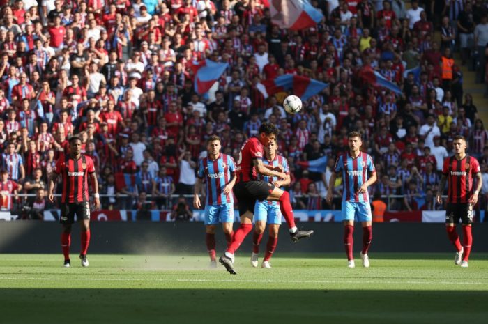 Gaziantep Trabzonspor Karşılaşması: Taktiksel Bakış ve Öngörüler